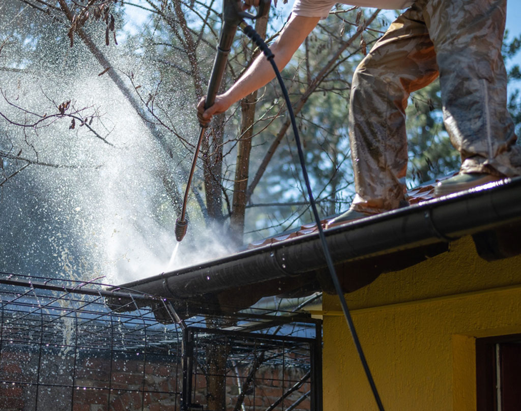 Seamless Gutter Installation in Missouri